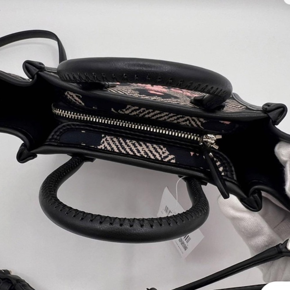 Kate Spade ♠️ Ella Mini Tote Bag Shoulder Bag Herringbone Flower Black ♠️ - Picture 5 of 6